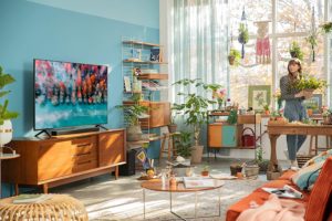 Samsung 55 inch Smart UHD 4K Crystal TV - Image 4